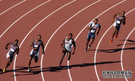 田径亚锦赛女子200米决赛：“小孩姐”跑出个人最好成绩夺冠