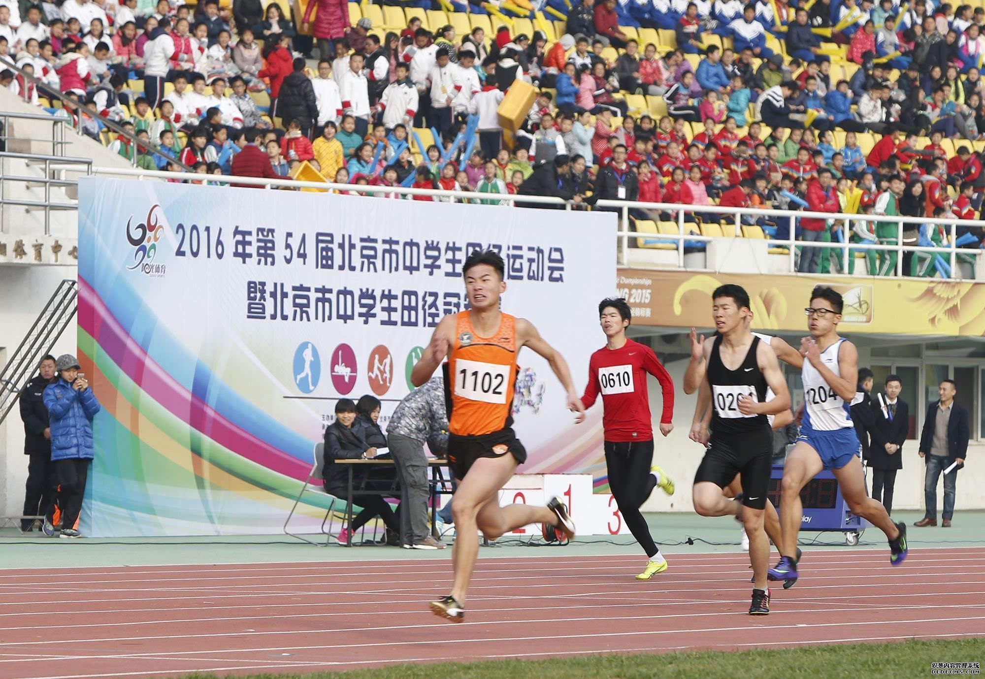 青春速度燃动全城 ——2025年通辽市“中国体育彩票杯”青少年田径锦标赛落幕